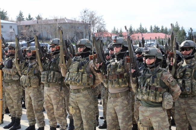 Şırnak'tan 660 asker ve korucu Afrin'e uğurlandı